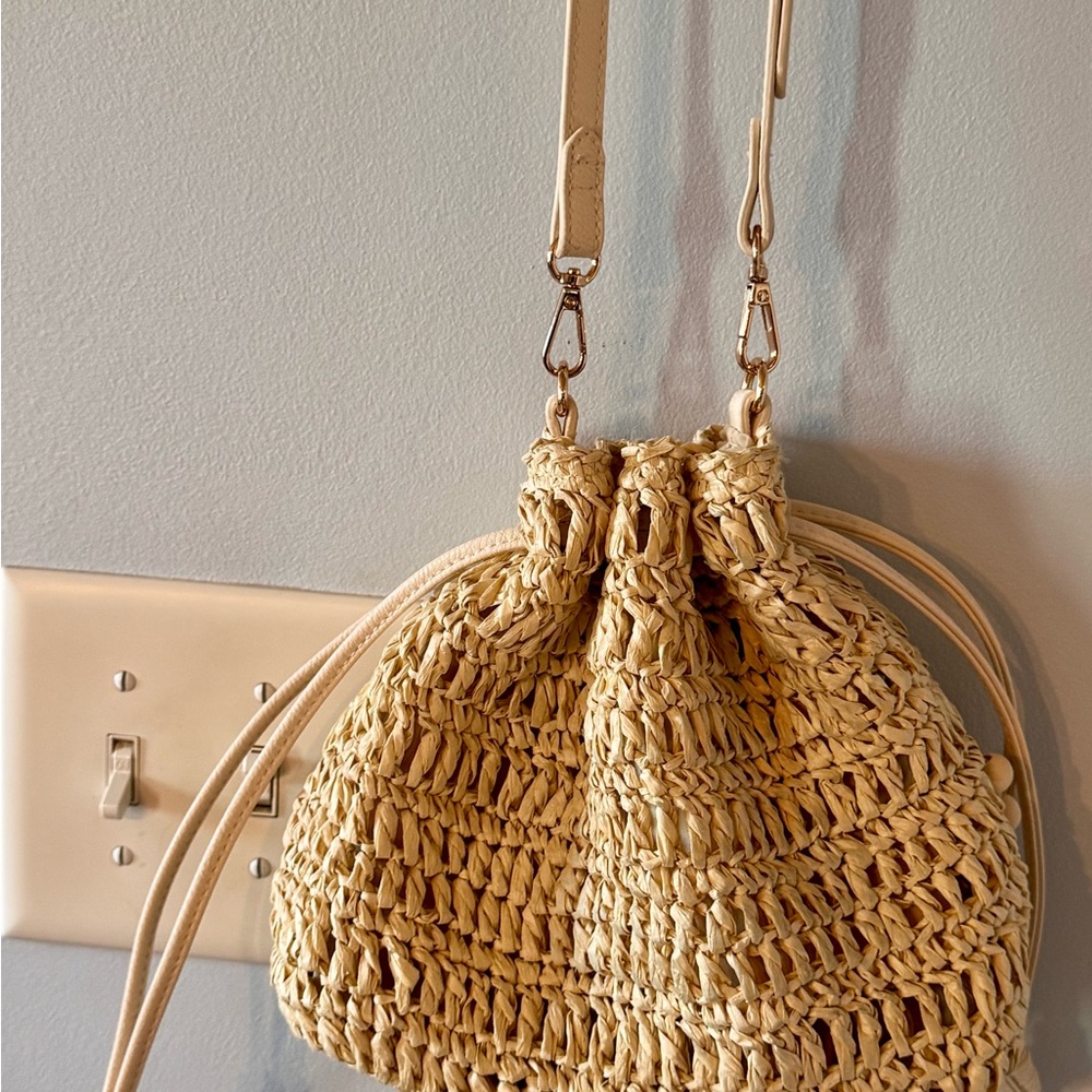 Universal Thread Beige Straw Drawstring Shoulder … - image 4